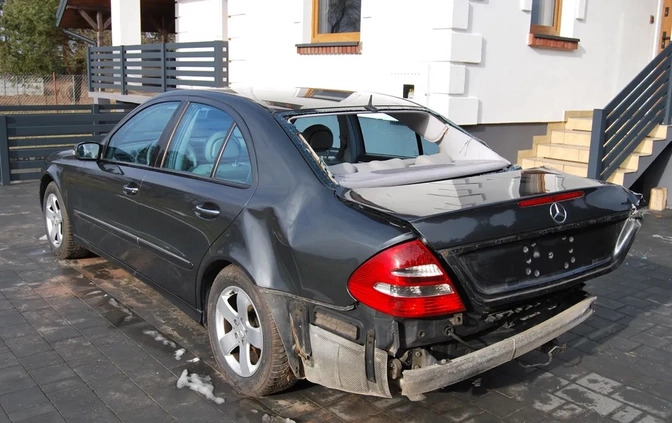 Mercedes-Benz Klasa E cena 7900 przebieg: 320986, rok produkcji 2004 z Zamość małe 29